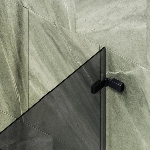Изображение товара шторка на ванну maybahglass mgv-654-6 70,5 см, профиль черный матовый, стекло графитовое