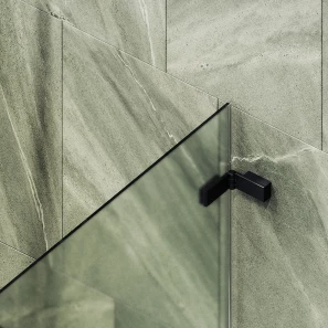 Изображение товара шторка на ванну maybahglass mgv-655-6 70,5 см r, профиль черный матовый, стекло матовое