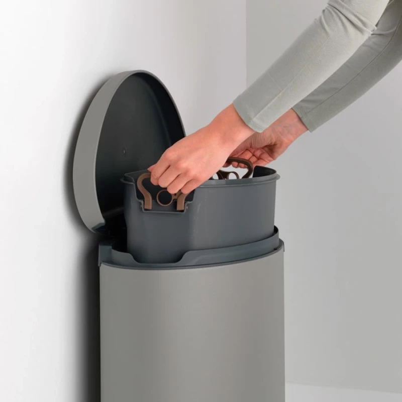 Мусорное ведро 40л Brabantia FlatBack+ 119620 Мусорное ведро 40л Brabantia FlatBack+ 119620