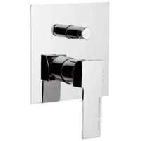 Смеситель для ванны Remer Qubika Q09